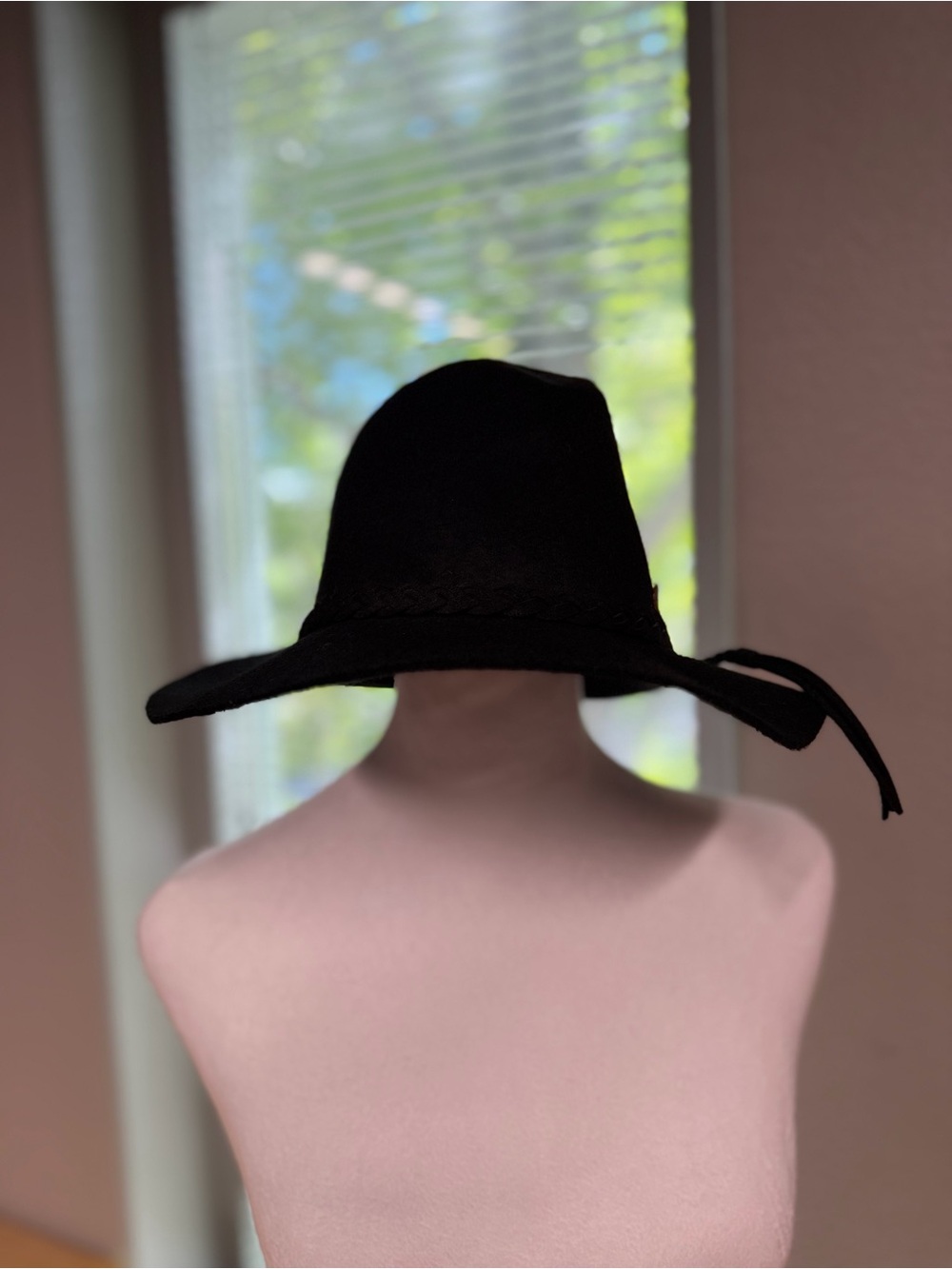 Tahoe Native Classic Black Wide-Brim Felt Hat for Women - 100% Wool